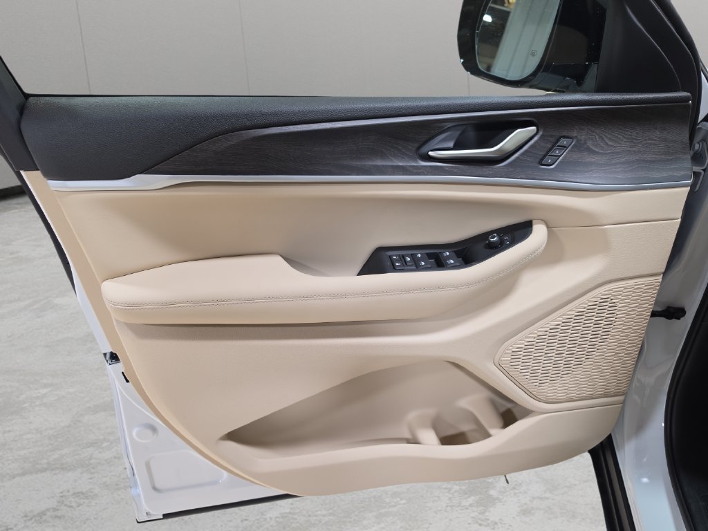 New 2027 Jeep Grand Cherokee Limited AWD/4WD image 12
