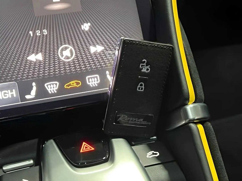 Used 2024 Ferrari Roma Spider image 27
