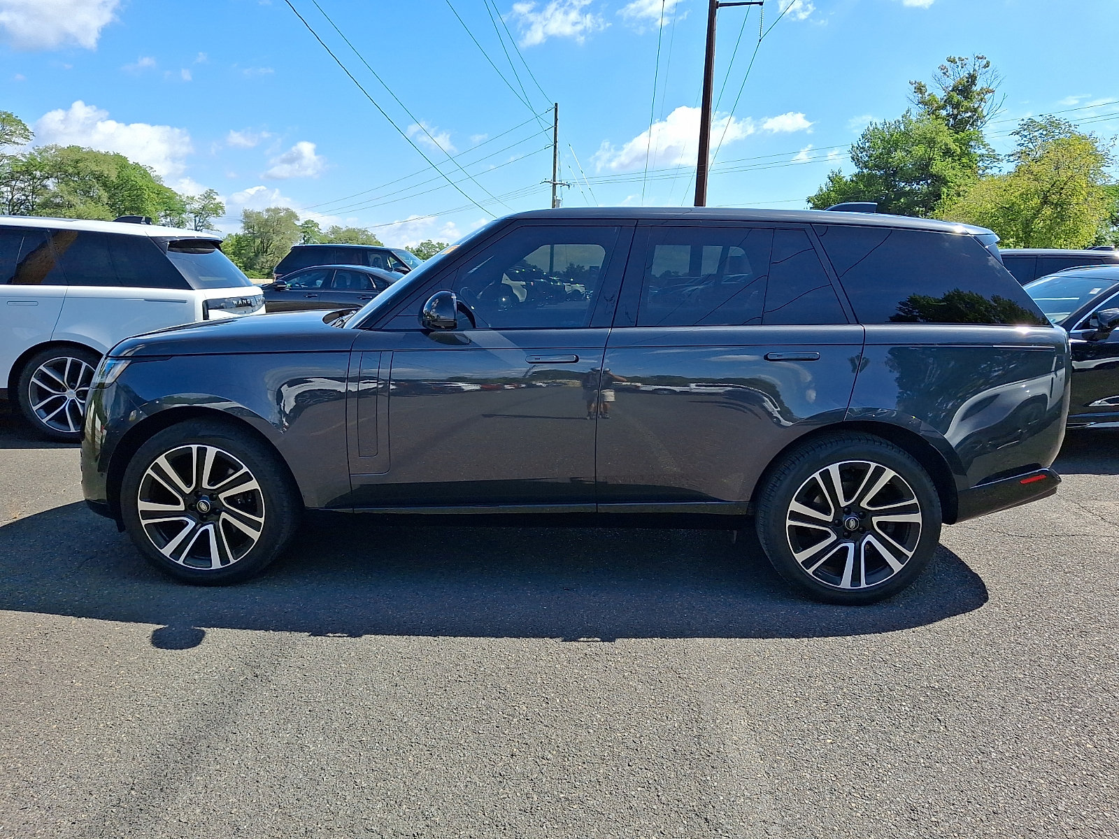Used 2023 Land Rover Range Rover SE AWD/4WD image 3