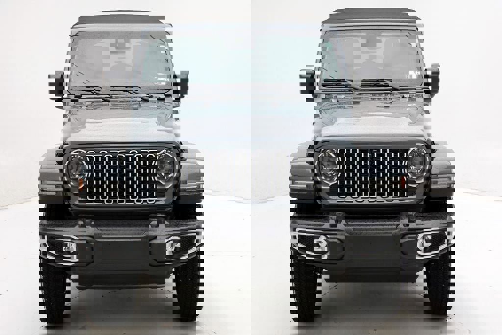 Used 2024 Jeep Wrangler Sahara w/ Technology Group image 5