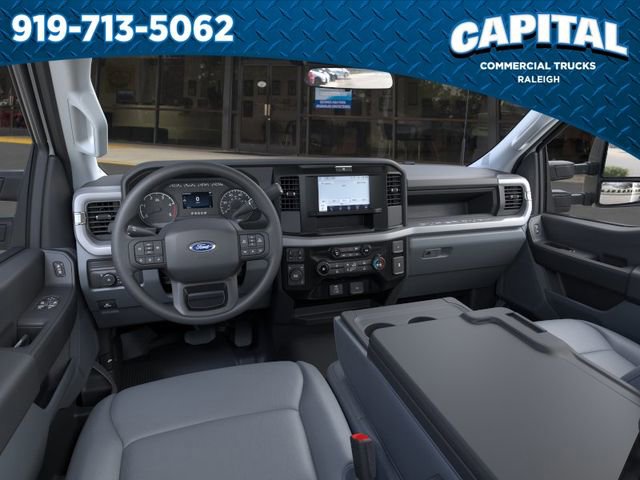 New 2025 Ford F550 4x4 Regular Cab Super Duty image 9