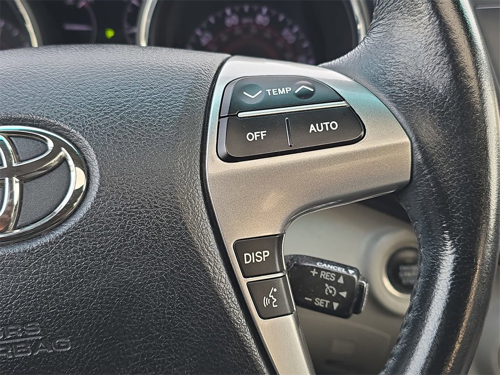 Used 2013 Toyota Highlander Limited image 19