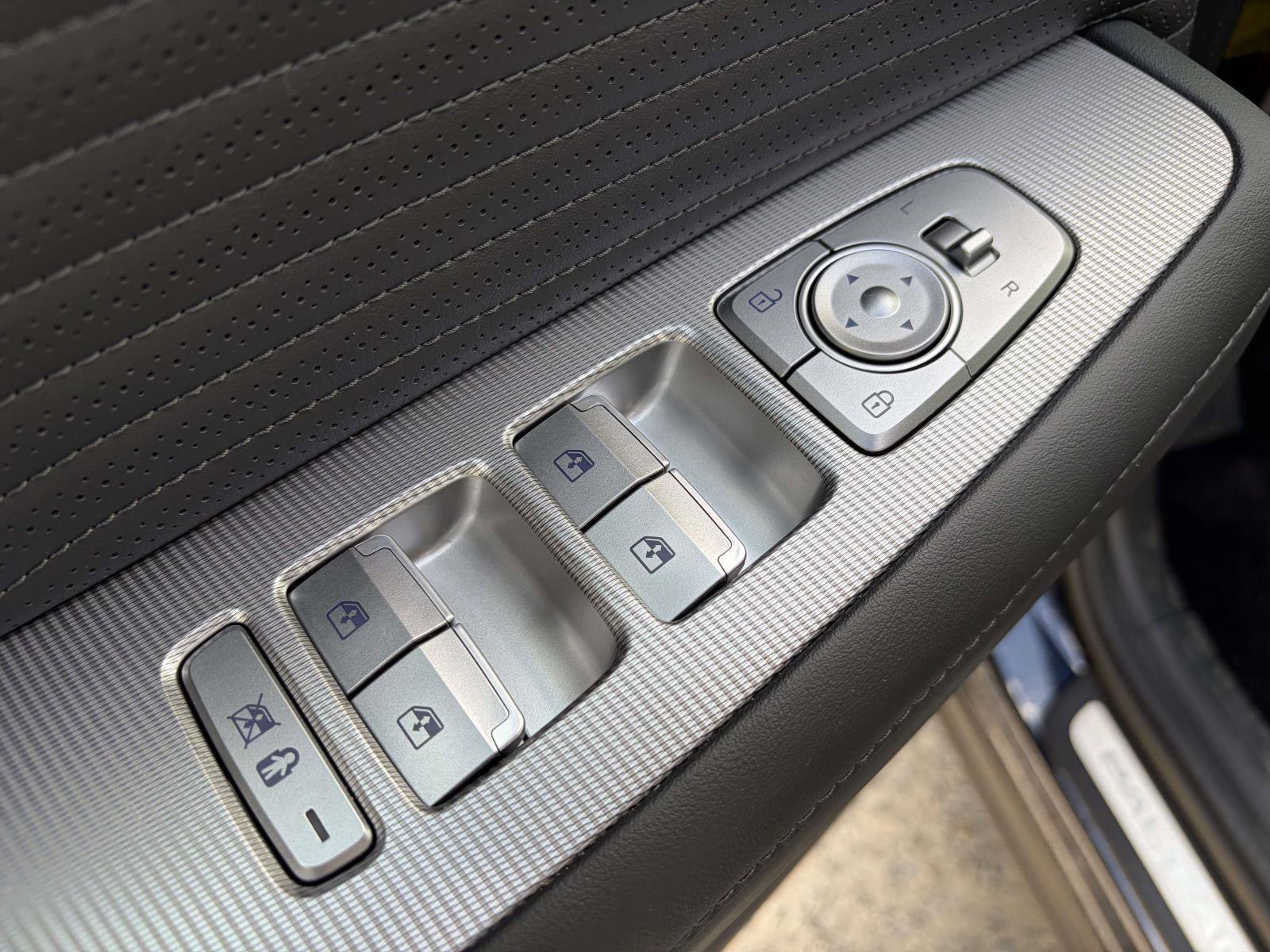 Used 2024 Hyundai Palisade Calligraphy image 6