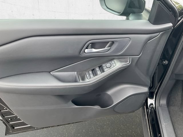 New 2026 Nissan Rogue SV w/ Cold Weather Package AWD/4WD image 27