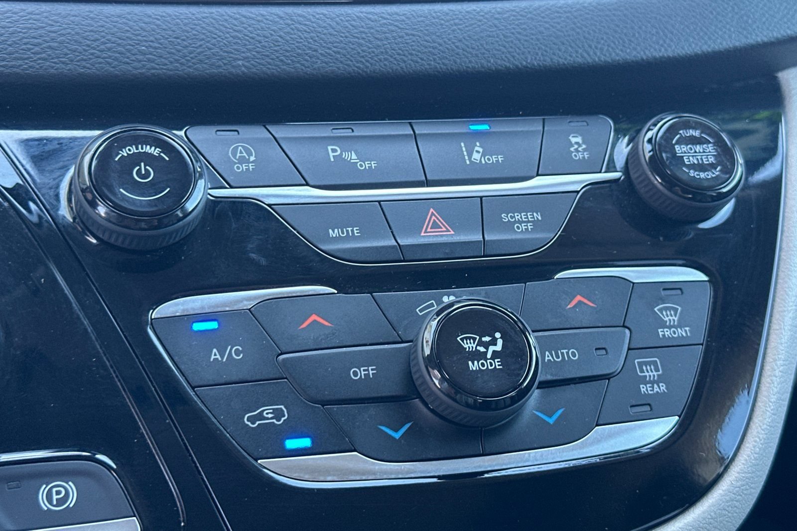 Certified 2023 Chrysler Pacifica Touring-L FWD image 22