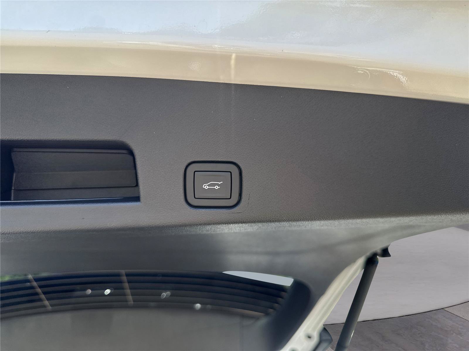 New 2026 GMC Acadia Elevation w/ Elevation Premium Package FWD image 35
