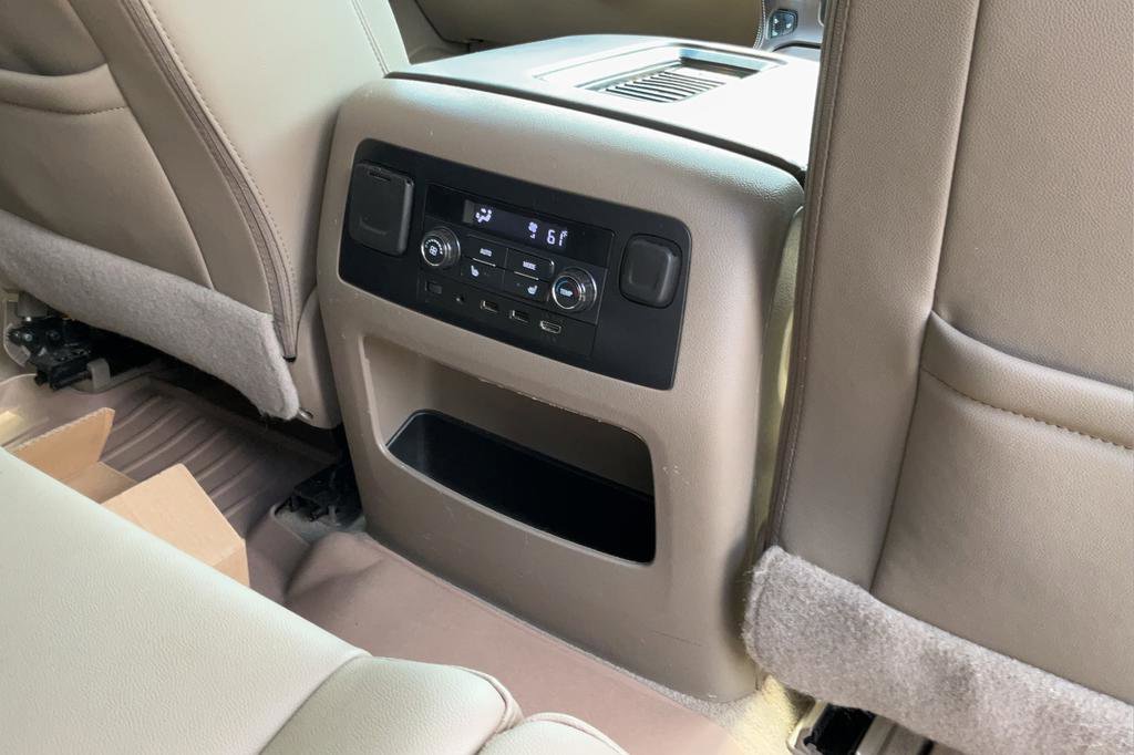 Used 2020 Chevrolet Tahoe Premier AWD/4WD image 22