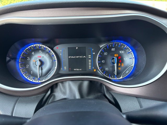 Used 2019 Chrysler Pacifica Touring-L FWD image 19