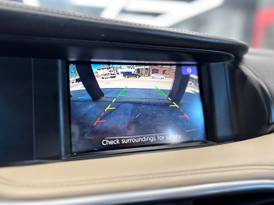 Used 2018 INFINITI QX30 AWD w/ Cargo Package image 30