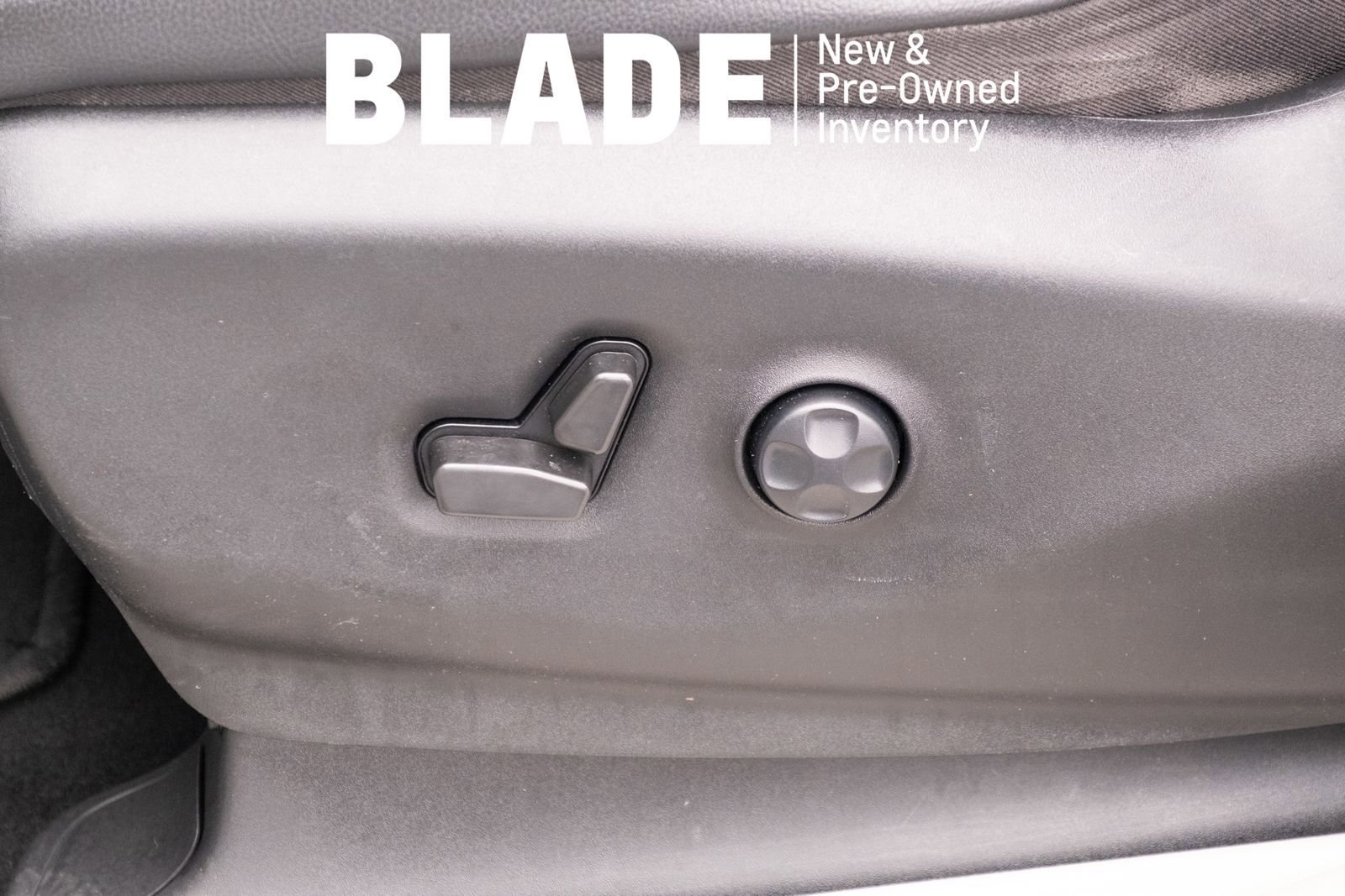 Used 2021 Chrysler Pacifica Touring-L FWD image 13