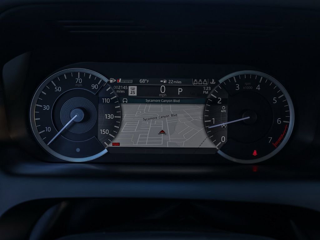 Used 2023 Land Rover Discovery Sport SE image 27