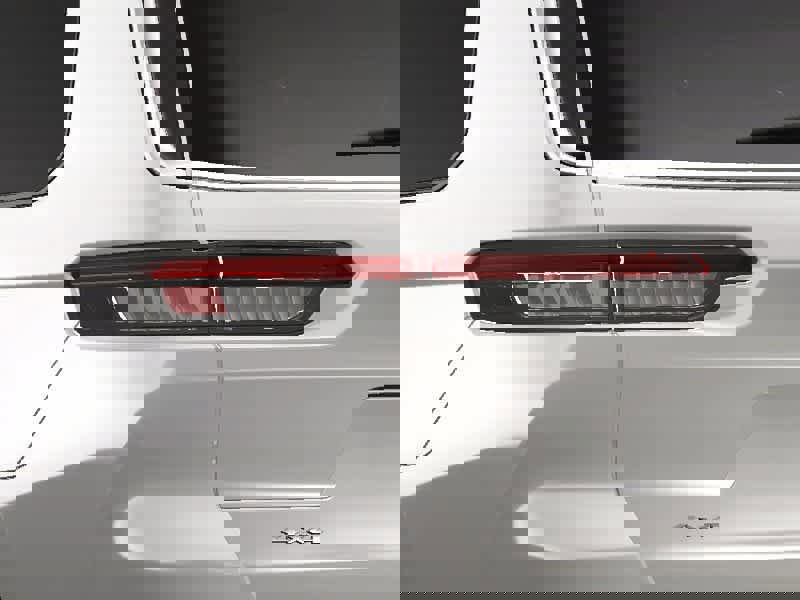 New 2025 Jeep Grand Cherokee L Limited image 12