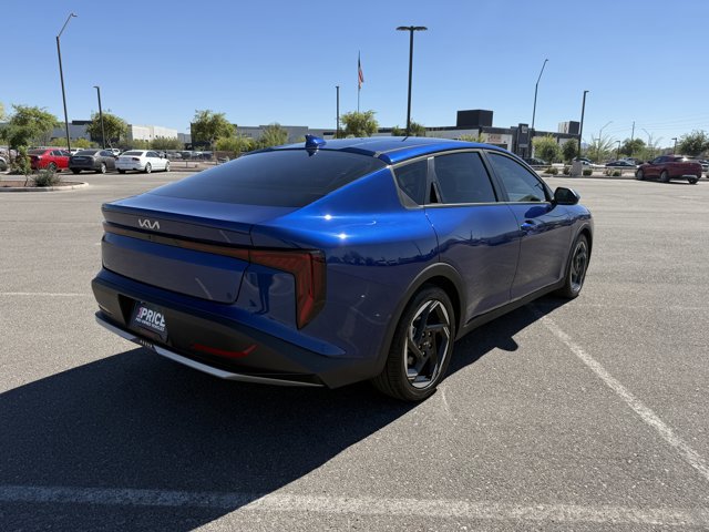 Used 2025 Kia K4 EX image 3
