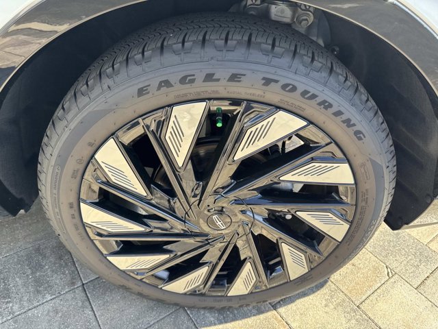 New 2025 Lincoln Nautilus Reserve w/ Jet Appearance Package image 32