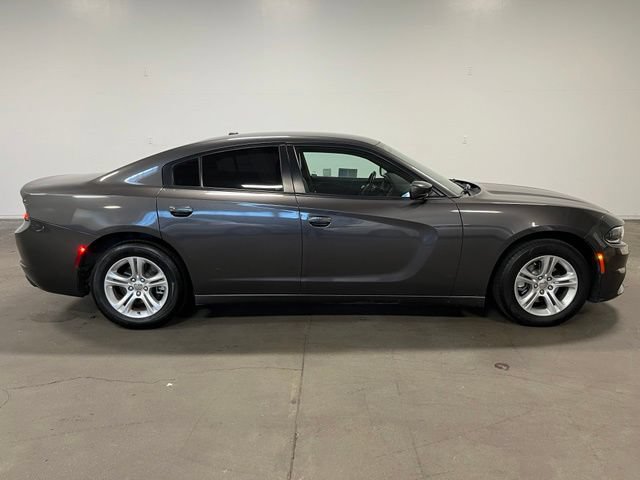 Used 2021 Dodge Charger SXT w/ Leather Interior Group RWD image 4