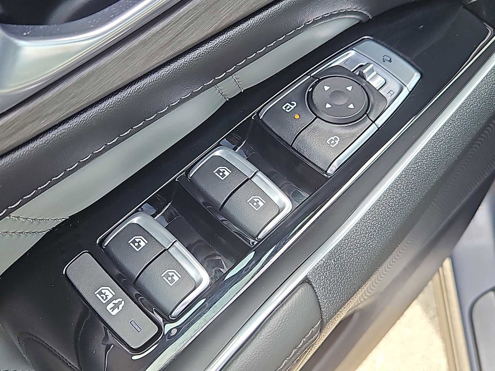 Used 2024 Kia Sorento SX Prestige w/ Sage Leather Package image 30