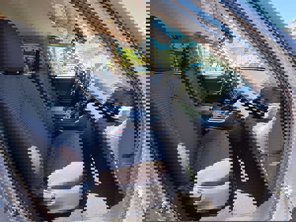 Used 2021 Toyota Highlander LE image 17