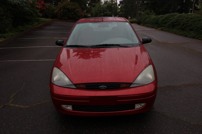 Used 2004 Ford Focus ZX5 Hatchback FWD image 10