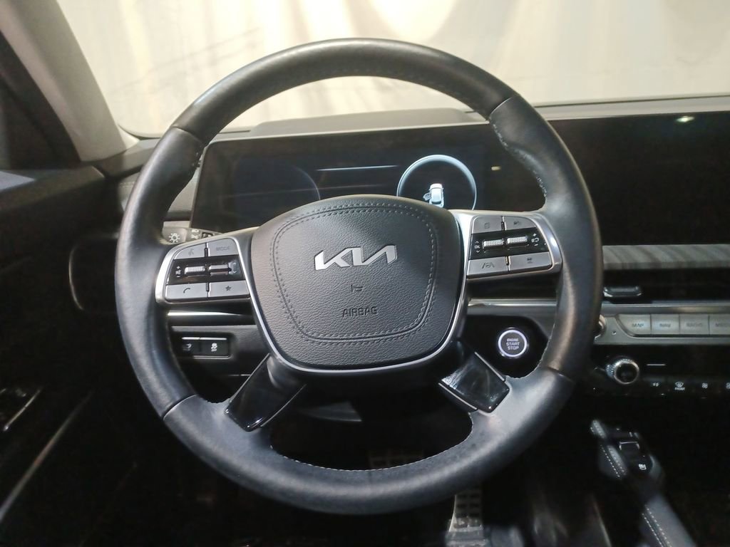 Used 2024 Kia Telluride SX Prestige w/ Towing Package AWD/4WD image 11