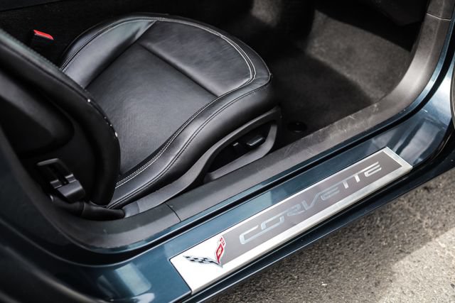 Used 2019 Chevrolet Corvette Stingray Coupe w/ 1LT RWD image 19