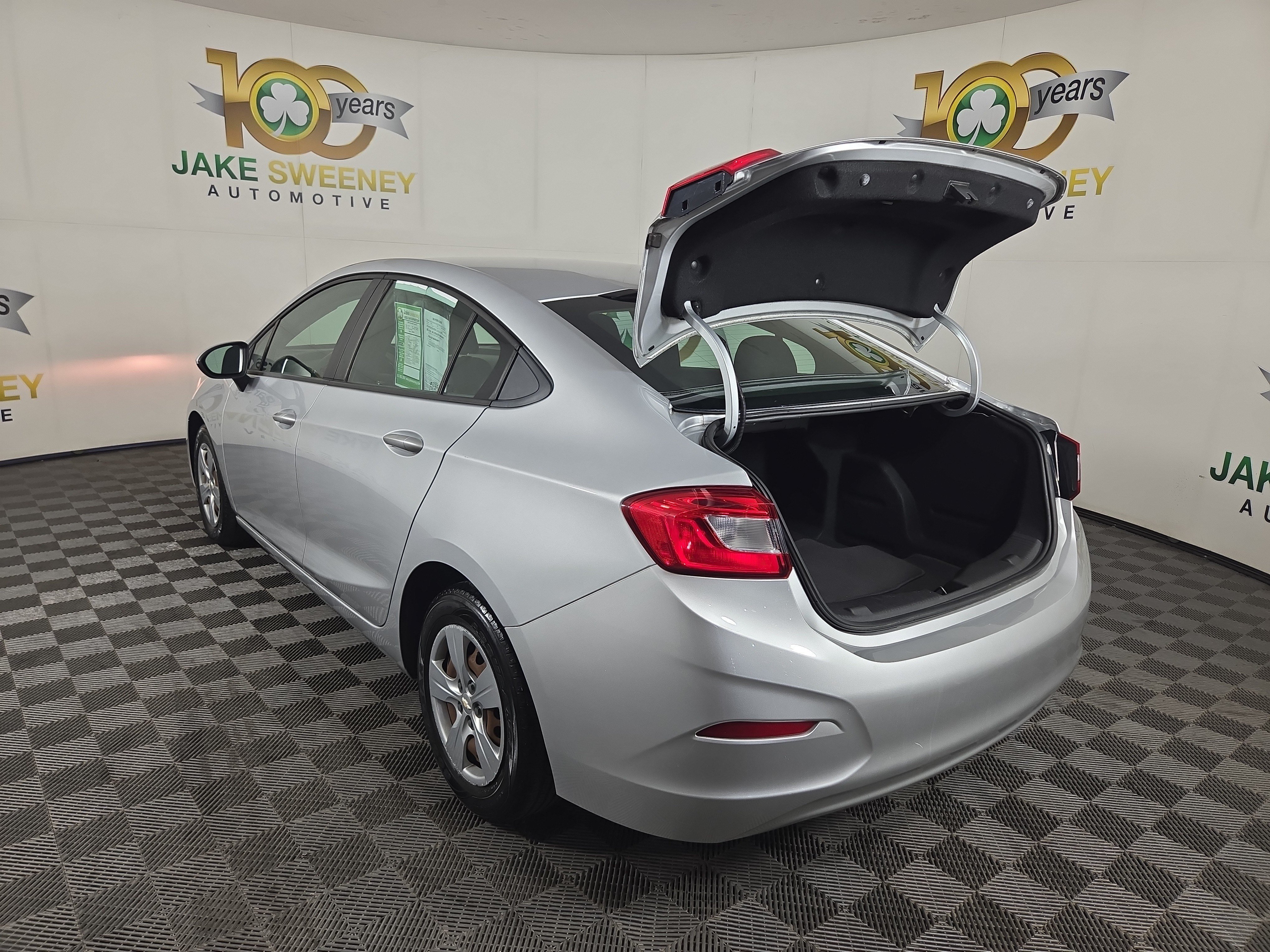 Used 2018 Chevrolet Cruze LS w/ LS Fleet Convenience Package FWD image 29