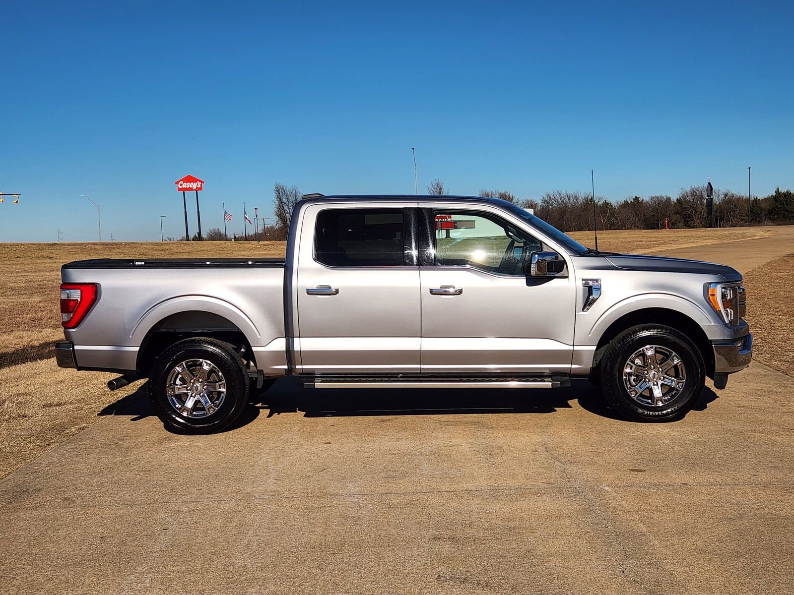 Used 2023 Ford F150 Lariat image 7