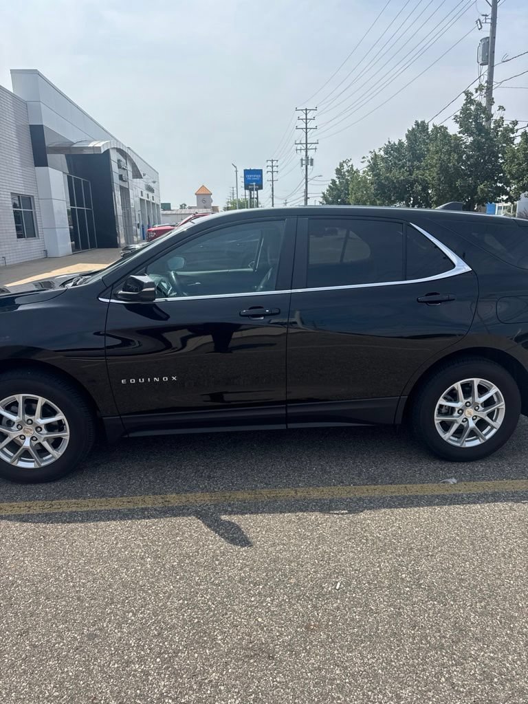Used 2024 Chevrolet Equinox LT AWD/4WD image 4