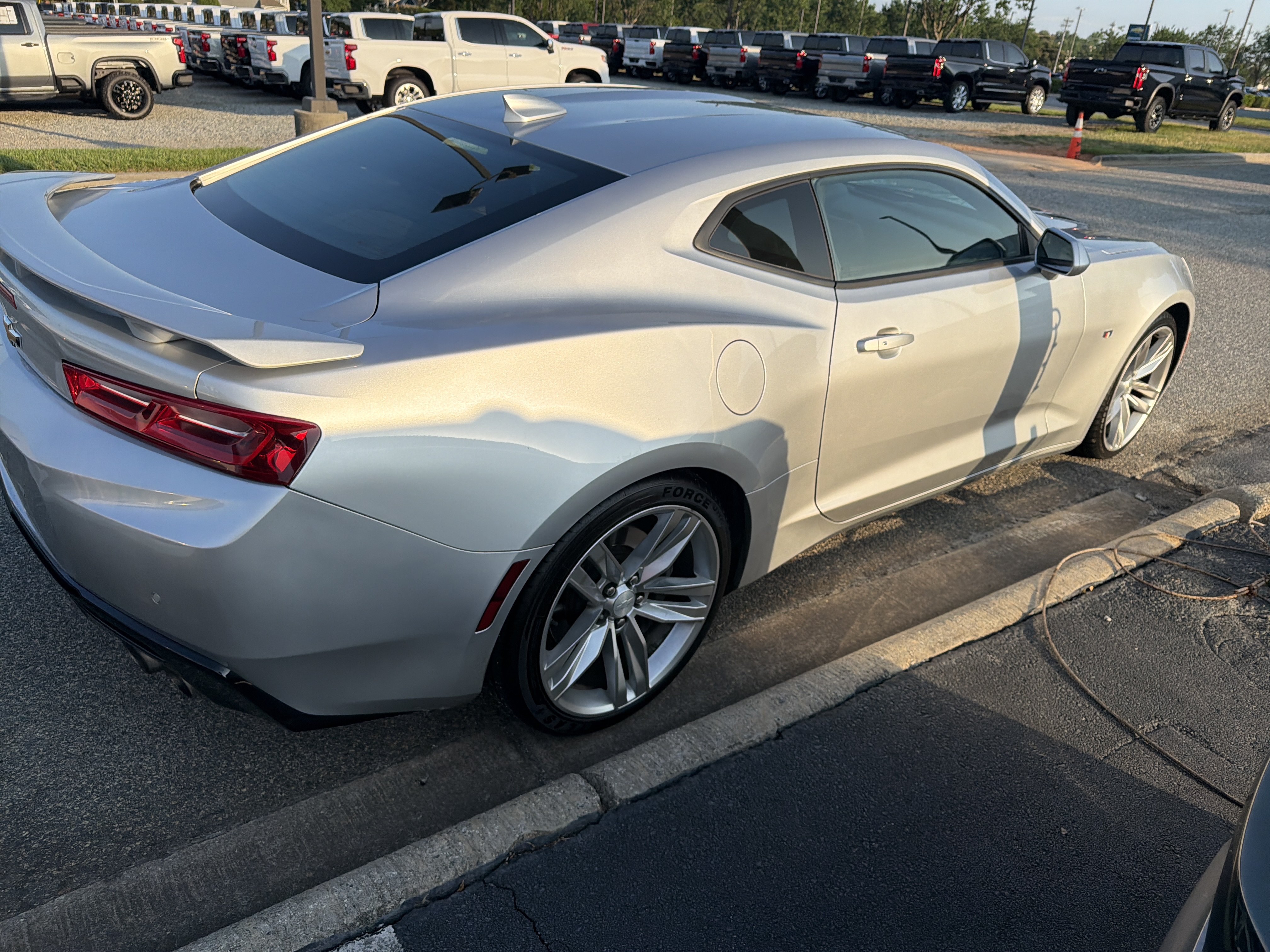 Used 2018 Chevrolet Camaro SS w/ LPO RS/SS Interior Package RWD image 10