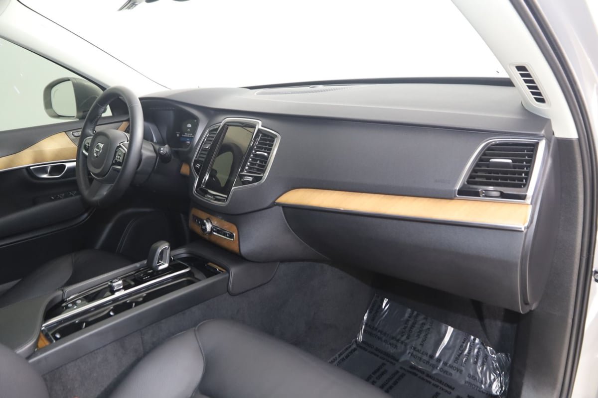 Used 2024 Volvo XC90 B6 Plus w/ Protection Package Premier AWD/4WD image 40