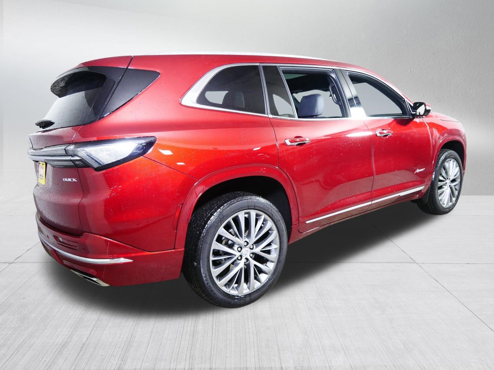 Used 2025 Buick Enclave Avenir w/ Trailering Package, 5000 lbs. image 7