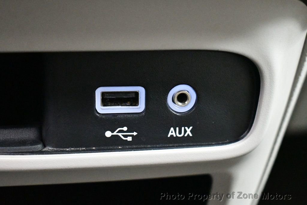 Used 2017 Chrysler Pacifica Touring-L image 43