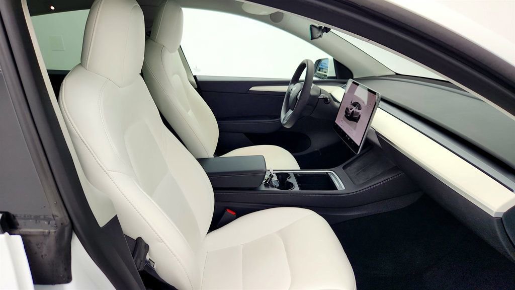 Used 2023 Tesla Model Y Long Range image 29