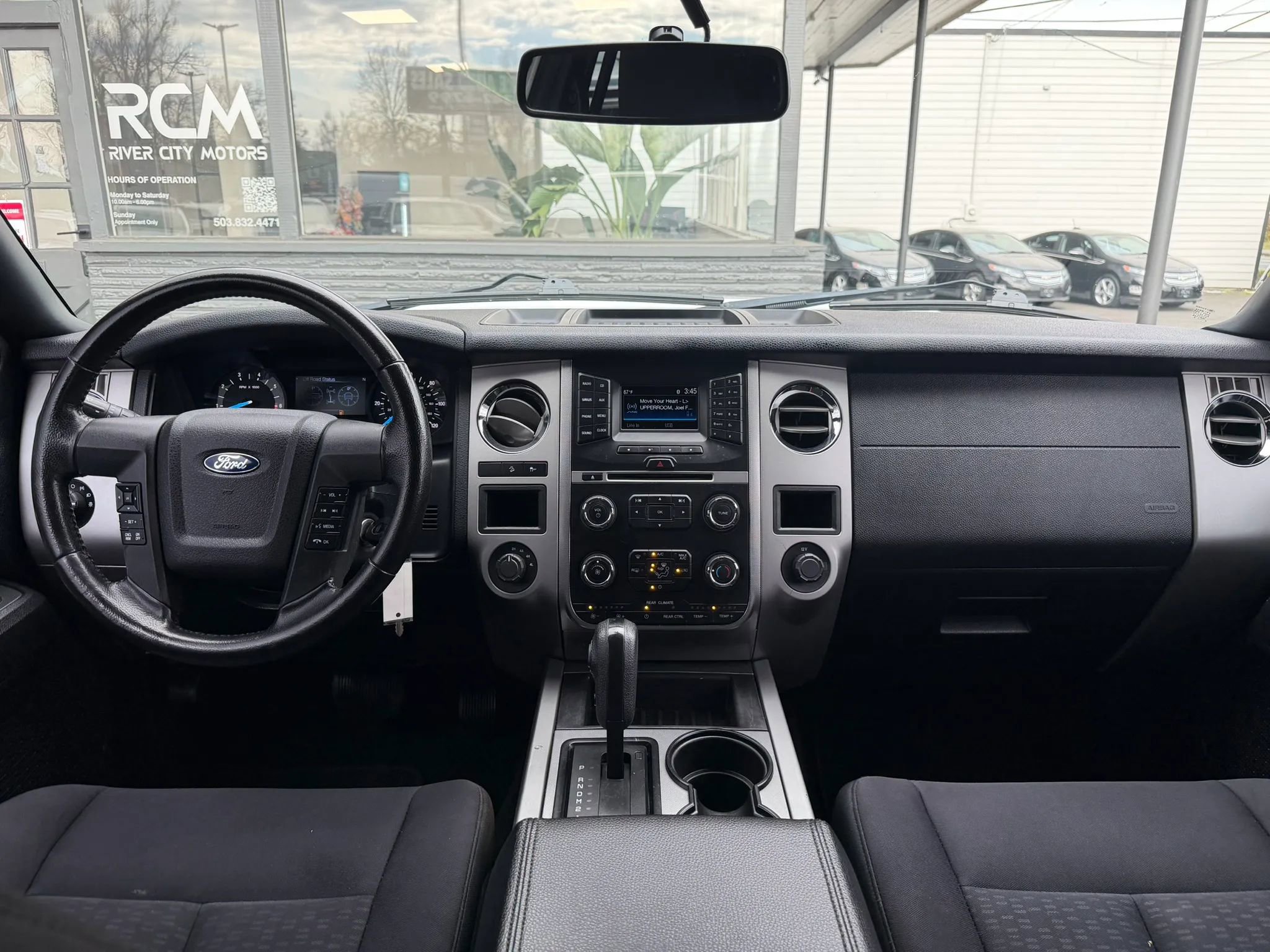 Used 2015 Ford Expedition XLT image 32
