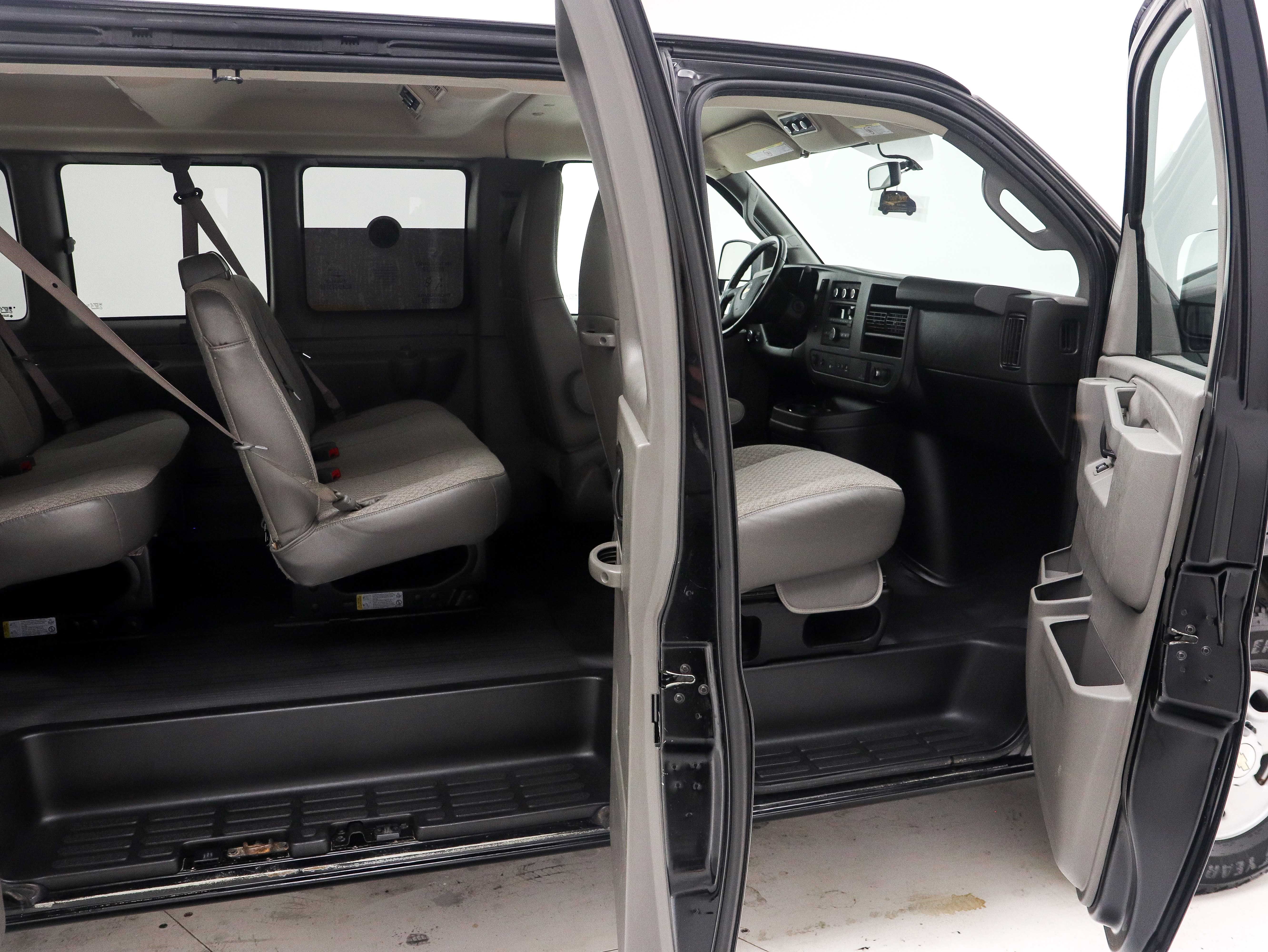 Used 2020 Chevrolet Express 2500 LS w/ Driver Convenience Package RWD image 10