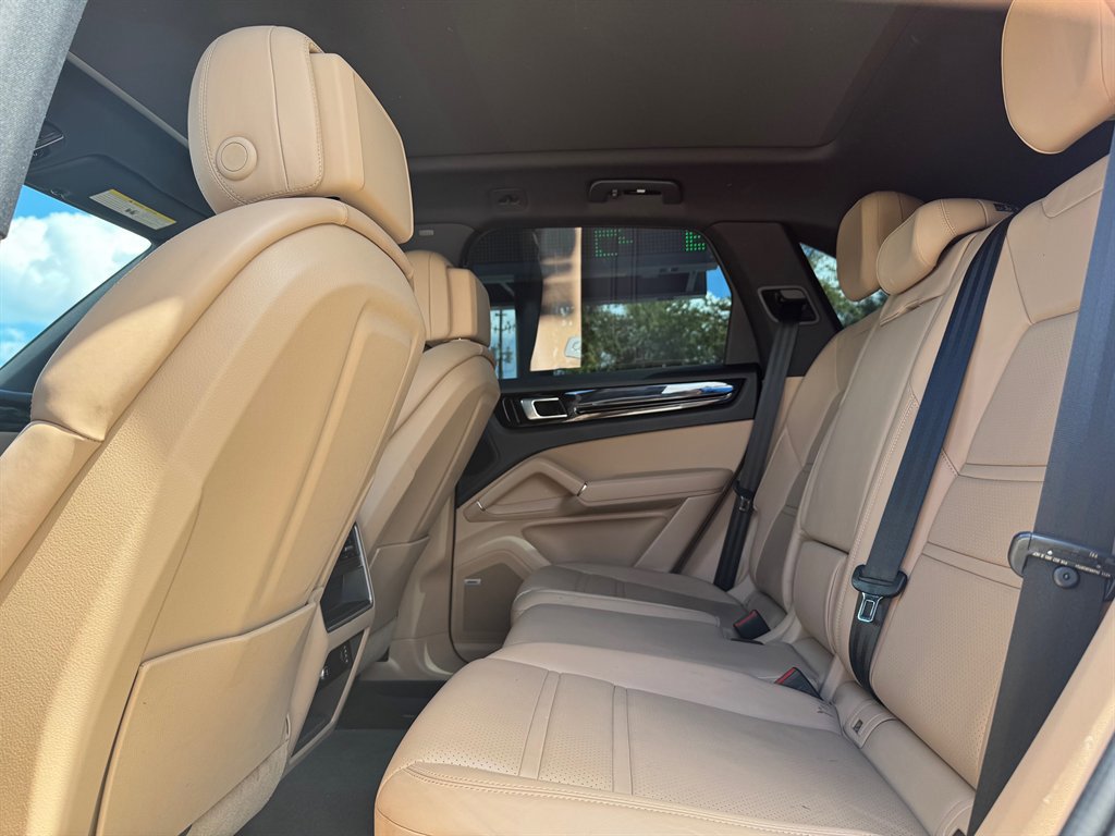 Used 2019 Porsche Cayenne image 14