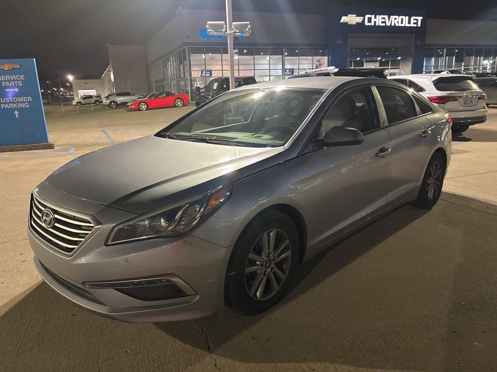 Used 2015 Hyundai Sonata SE w/ Option Group 02