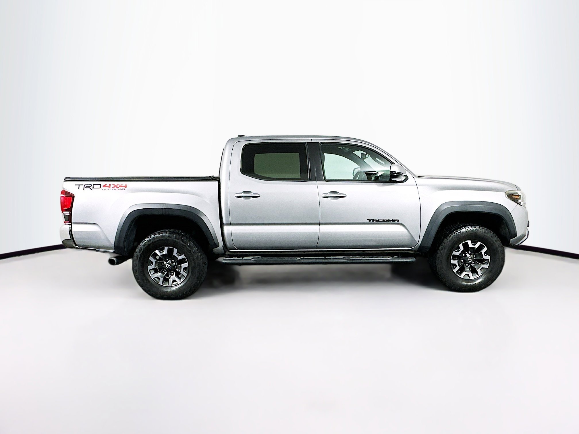 Used 2019 Toyota Tacoma TRD Off-Road w/ Four Season Floor Mat Package image 10