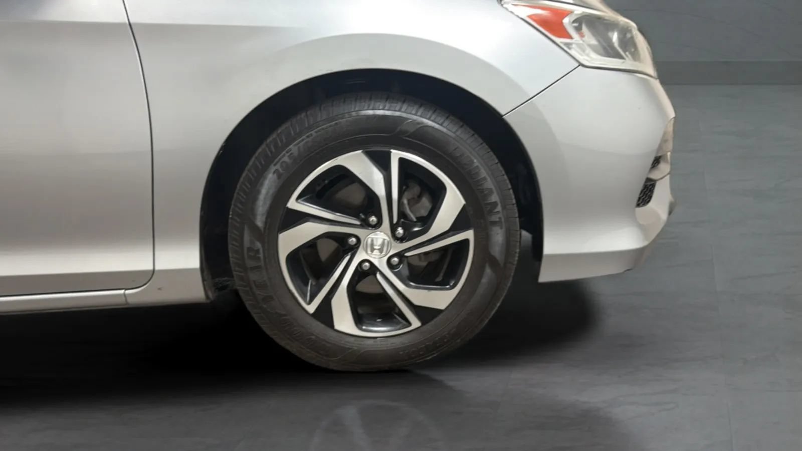 Used 2017 Honda Accord LX image 24