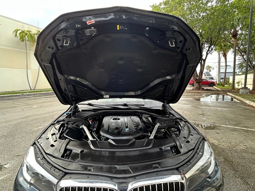 Used 2019 BMW 740i w/ Executive Package RWD image 26