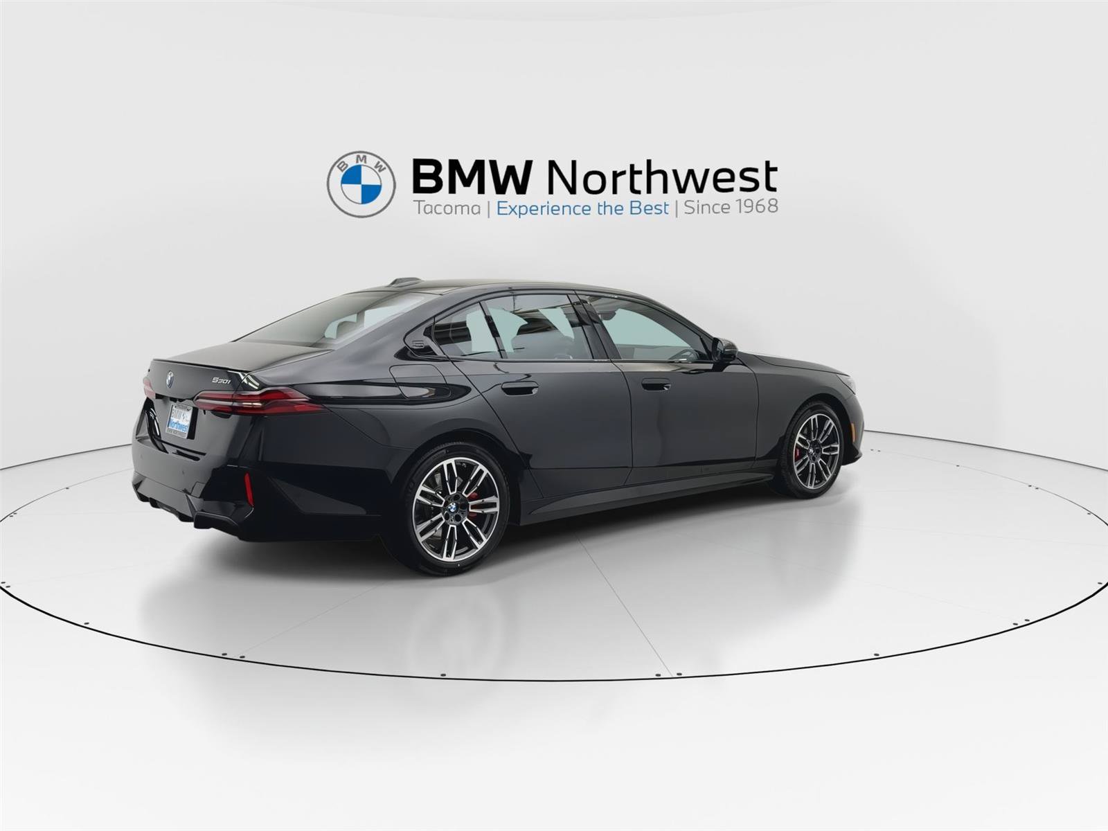 New 2026 BMW 530i xDrive w/ M Sport Package AWD/4WD image 3