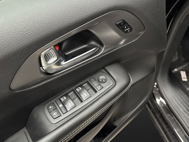 New 2026 Chrysler Pacifica Select AWD/4WD image 29