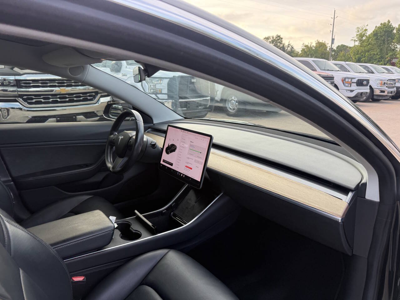Used 2018 Tesla Model 3 Long Range RWD image 9