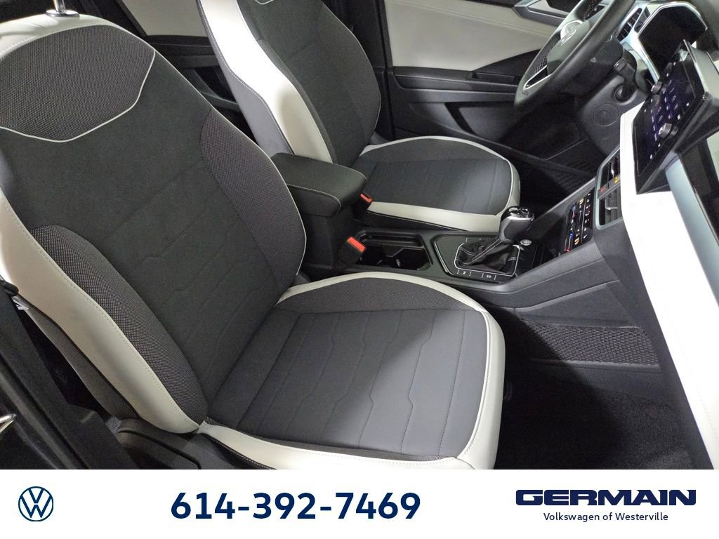 Used 2025 Volkswagen Taos SE image 24