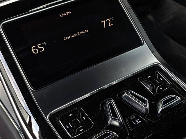 Used 2025 Audi S8 AWD/4WD image 16