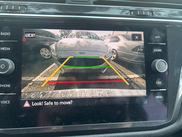 Used 2022 Volkswagen Tiguan SE w/ Panoramic Sunroof Package FWD image 14