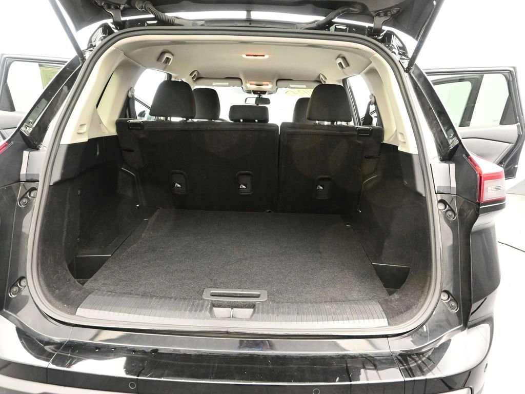 Used 2024 Nissan Rogue S image 11