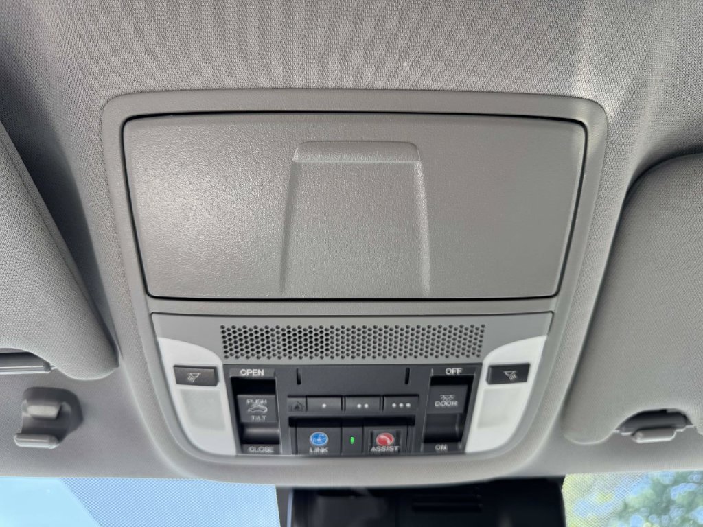 Certified 2020 Acura MDX w/ Technology Package AWD/4WD image 32
