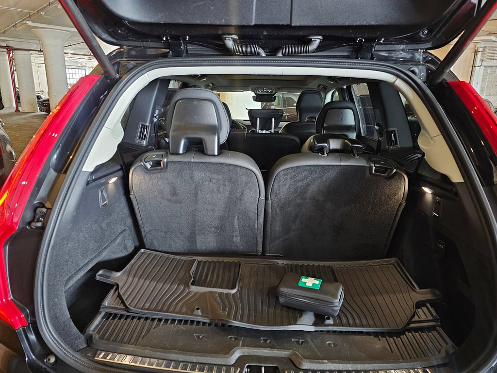 Certified 2025 Volvo XC90 B6 Ultra w/ Protection Package Premier AWD/4WD image 7