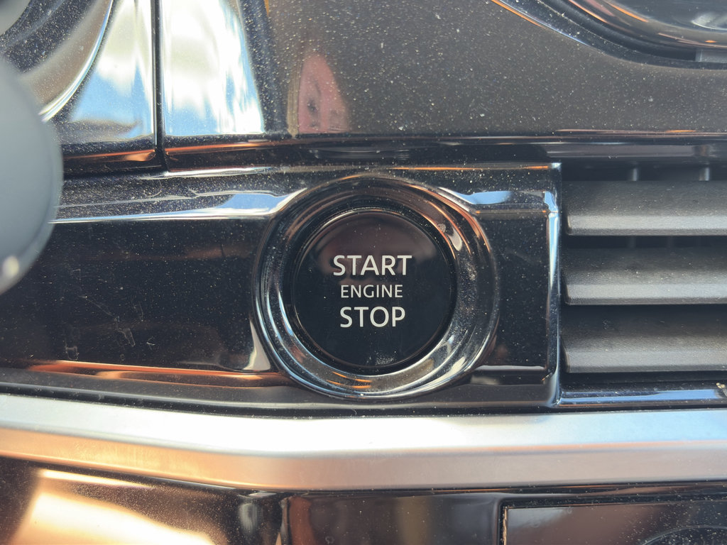 Used 2025 Nissan Pathfinder SV AWD/4WD image 23