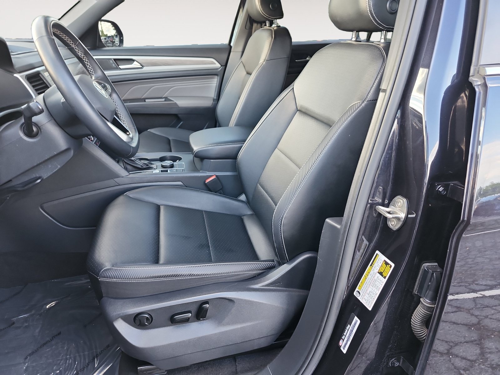 Used 2023 Volkswagen Atlas Cross Sport SE AWD/4WD image 9